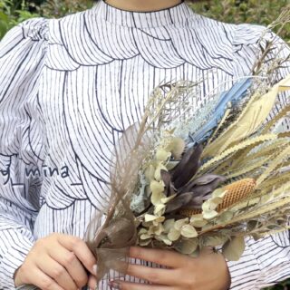 minä perhonen “sulka” —Light as a Feather, A Poised Blouse for the