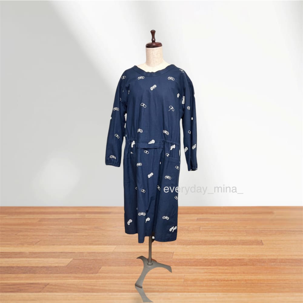 日常を凛と整える一着。AKOMEYA×ミナ ペルホネンの割烹着と過ごす、健やかな毎日