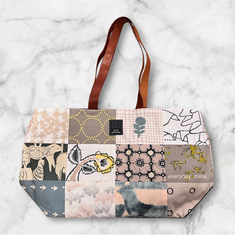 世界にひとつだけの宝物。ミナ ペルホネン「piece bag」と紡ぐ、日々の物語